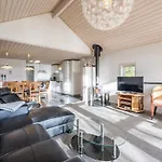6 Person In Tatil Evi